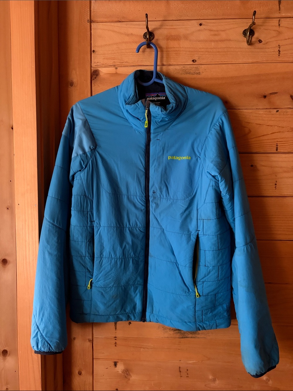 Patagonia Men’s Bright Blue Insulated Puffer Jacket